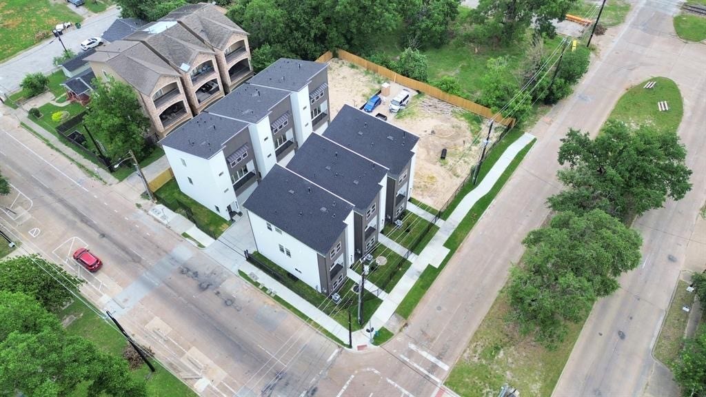 4804 Elysian Street, #D, Houston, TX 77009 4804 Elysian Street, #D, Houston, TX 77009