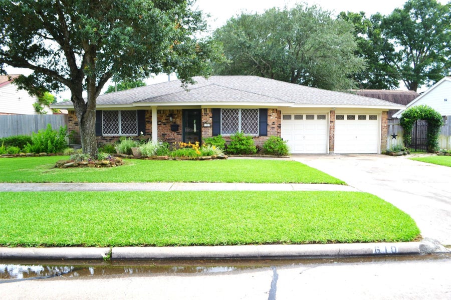 Property photo for 610 E X Street, Deer Park, TX