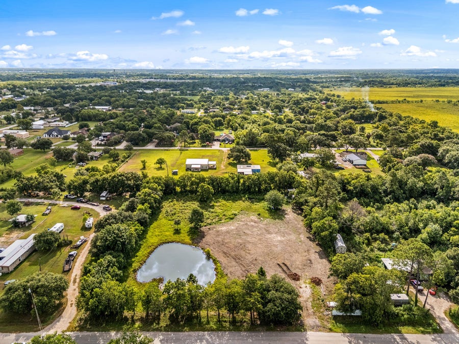 Property photo for 19231 County Road 927a, Alvin, TX