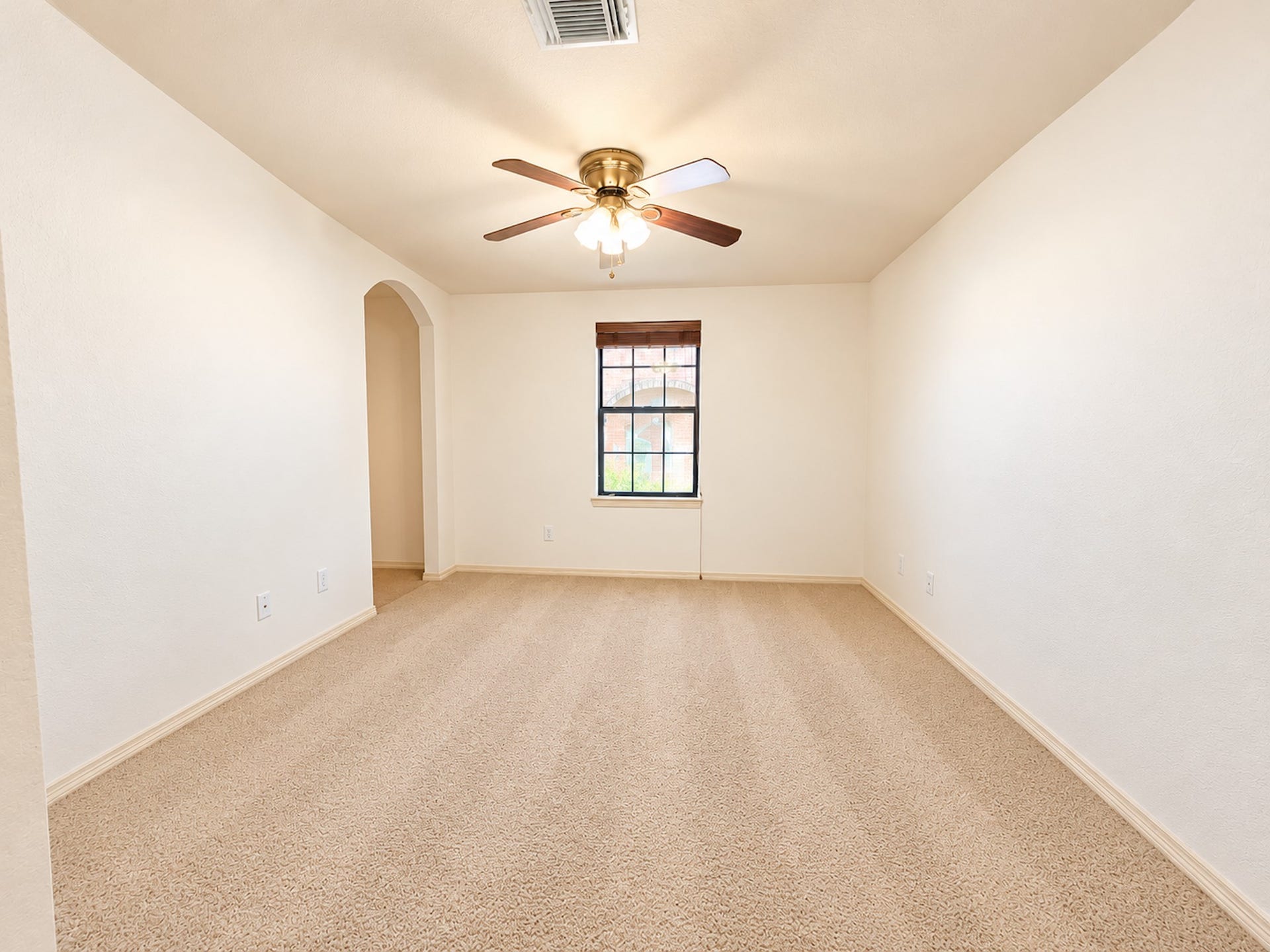 2514 Barcelona Way, League City, TX 77573 Upstair bedroom 1