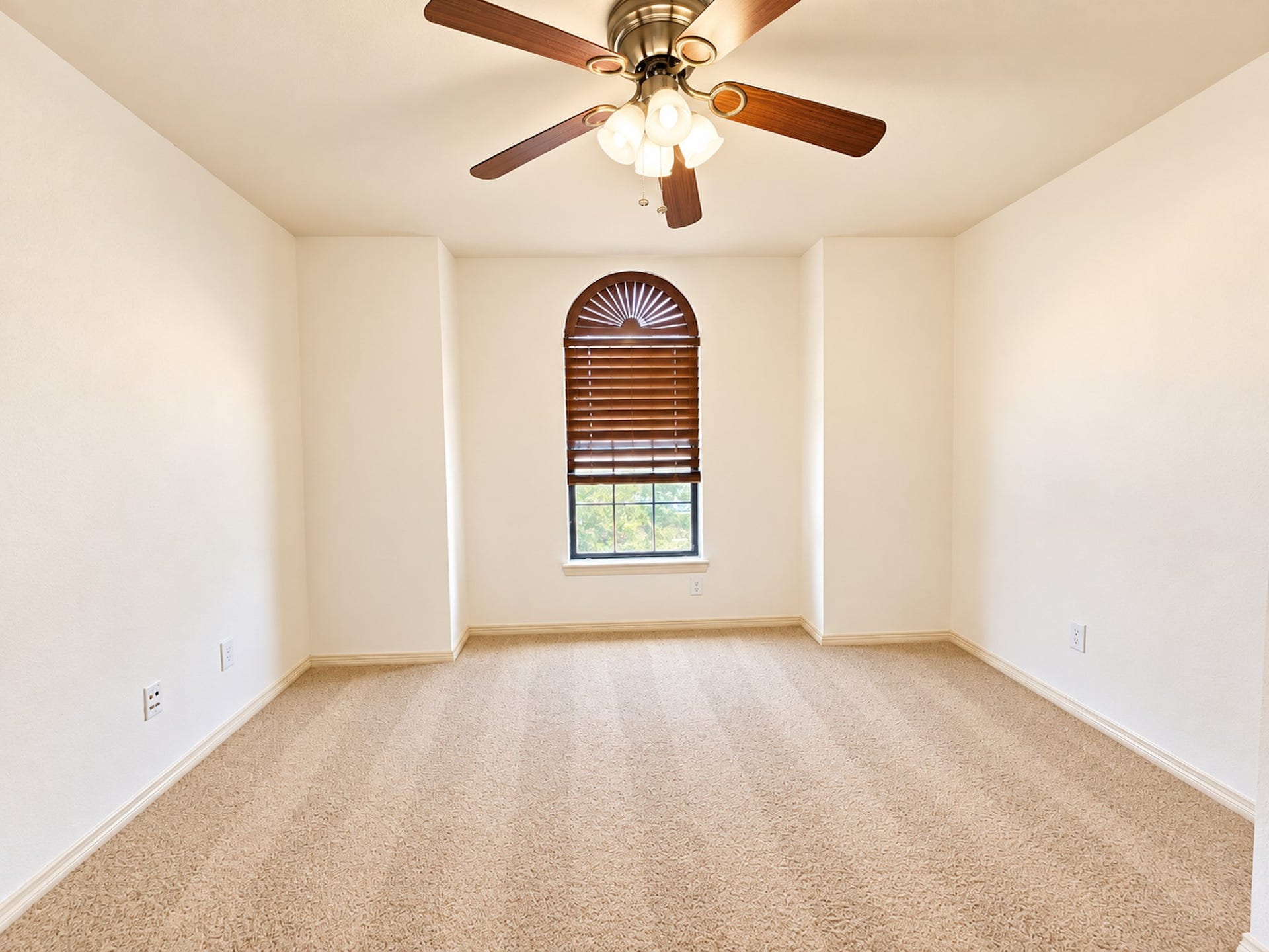 2514 Barcelona Way, League City, TX 77573 Upstair bedroom 2