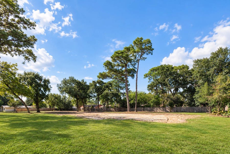 Property photo for 10302 Ivyridge Road, Houston, TX