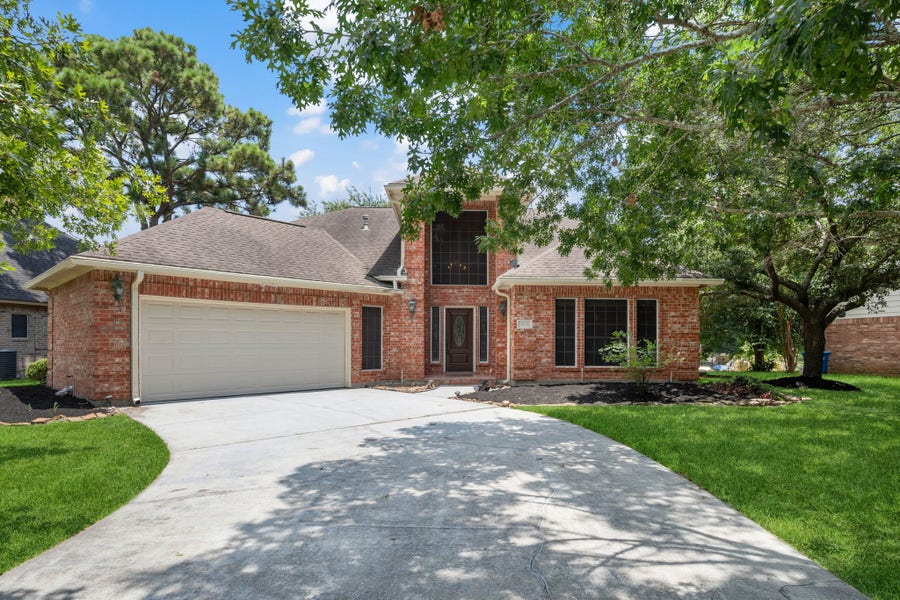 Property photo for 19018 Hikers Trail Drive, Humble, TX