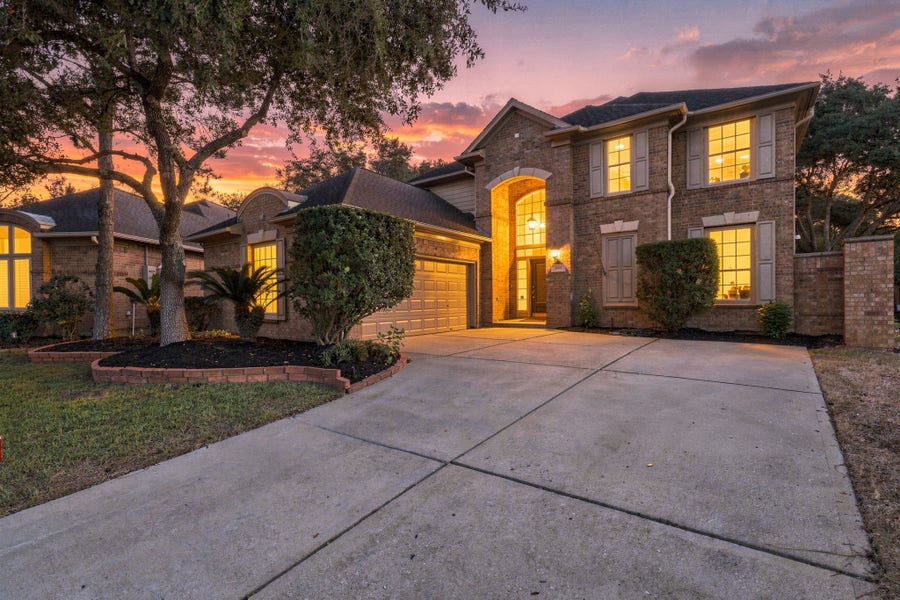 Property photo for 1931 Auburn Trail, Sugar Land, TX