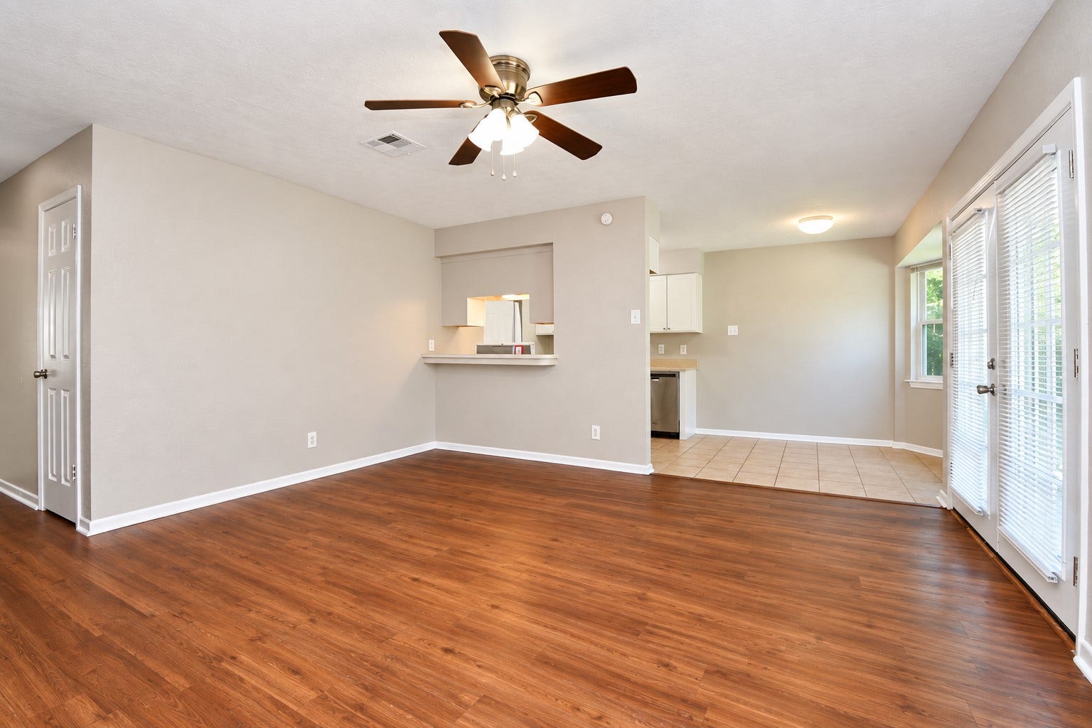 922 Bacliff Drive, Bacliff, TX 77518 This new laminate wood flooring really stands out and upgrades the home