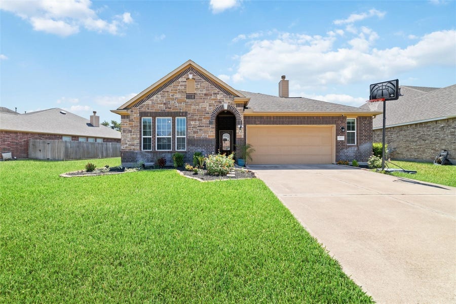 Property photo for 2023 Wembley Way, Rosenberg, TX