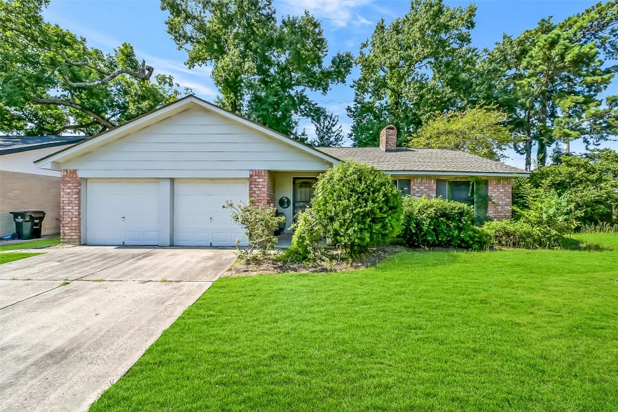 Property photo for 5314 Moonshadows Drive, Humble, TX