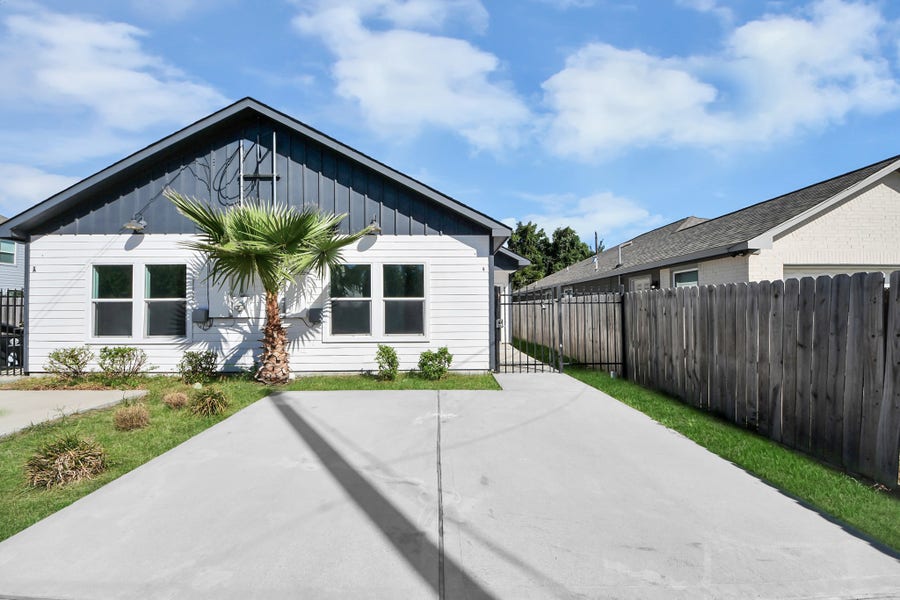 Property photo for 7502 Sandle Street, #B, Houston, TX