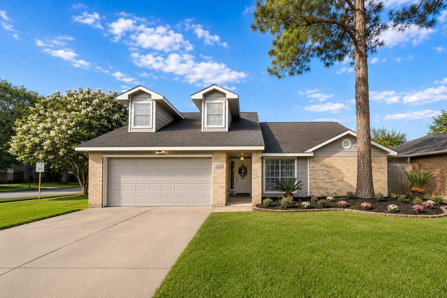 Property photo for 16826 Cobble Ridge Drive, Sugar Land, TX