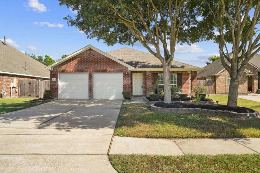 Property photo for 4051 Conifer Drive, Dickinson, TX