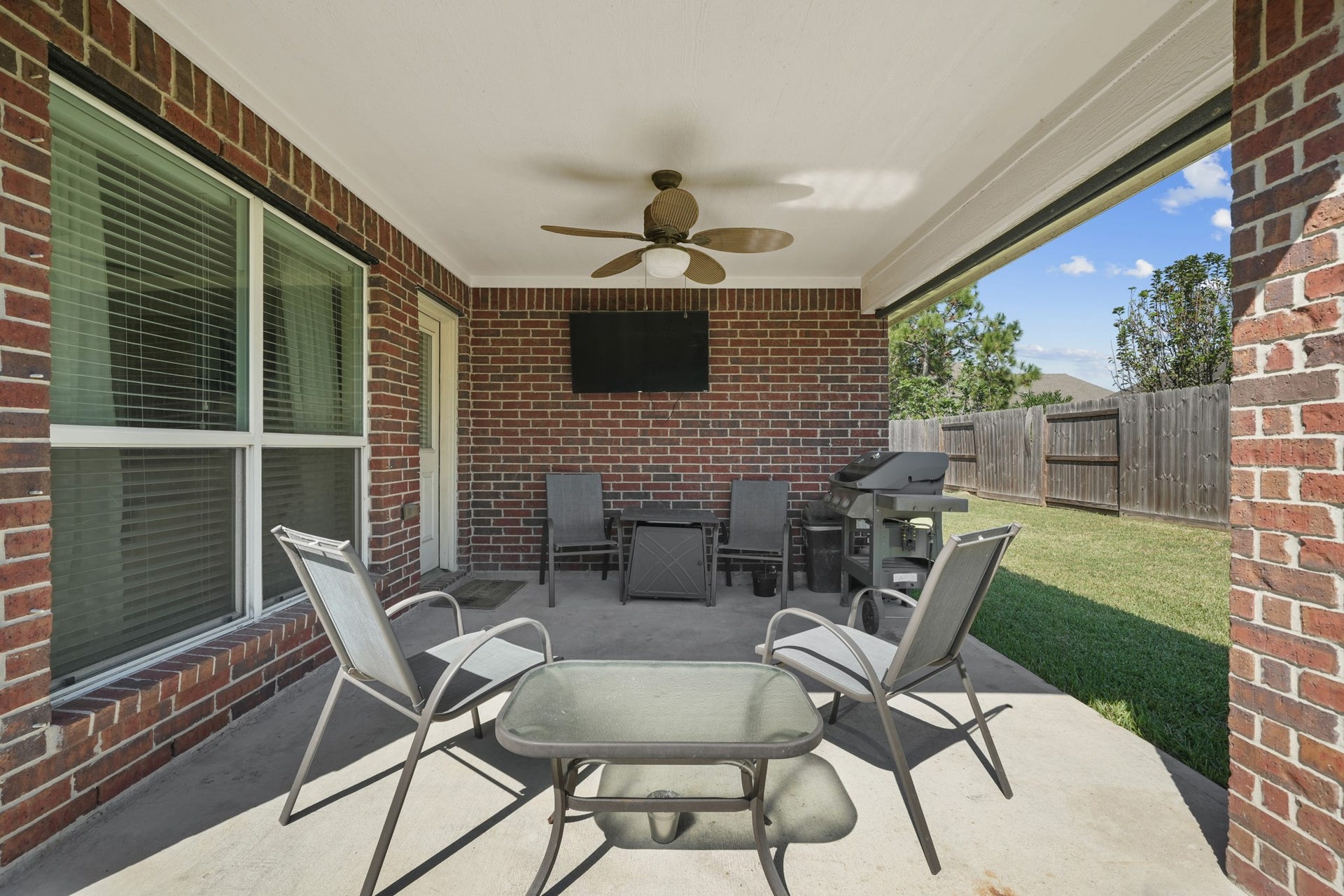 4051 Conifer Drive, Dickinson, TX 77539 4051 Conifer Drive, Dickinson, TX 77539
