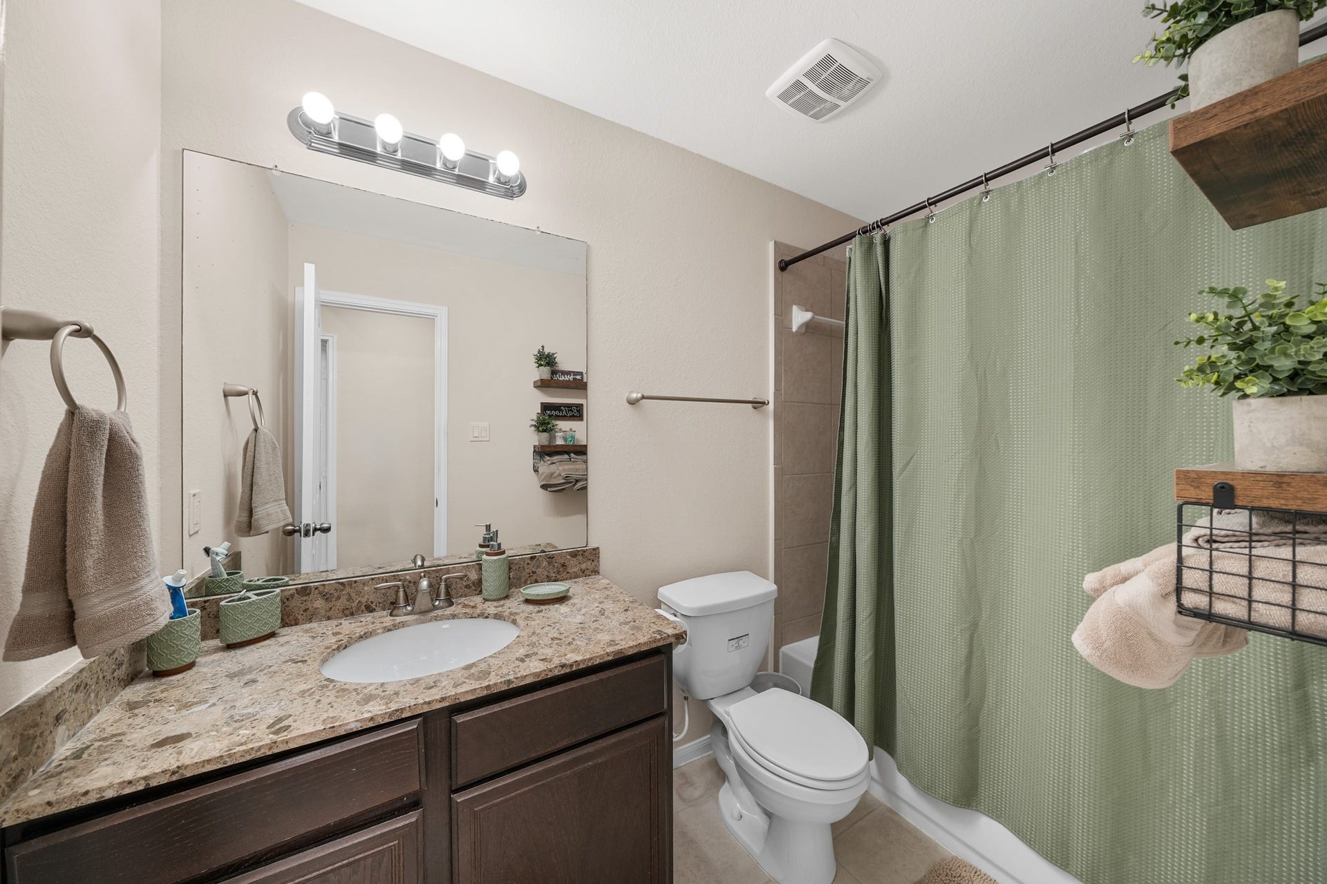 4051 Conifer Drive, Dickinson, TX 77539 4051 Conifer Drive, Dickinson, TX 77539