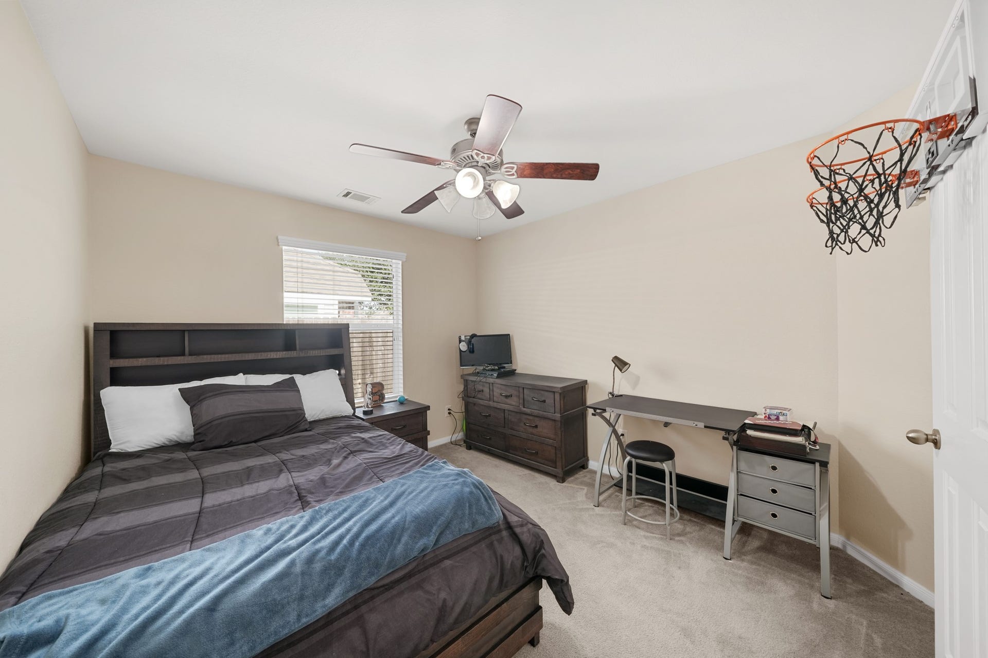 4051 Conifer Drive, Dickinson, TX 77539 4051 Conifer Drive, Dickinson, TX 77539