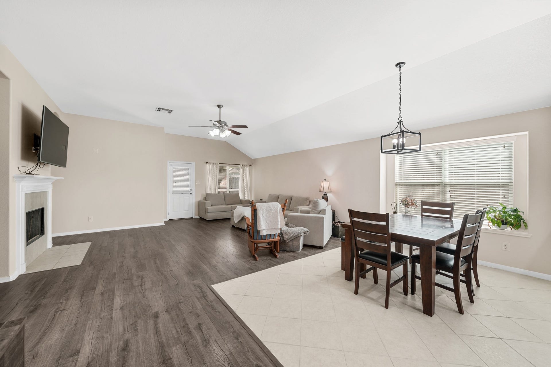 4051 Conifer Drive, Dickinson, TX 77539 4051 Conifer Drive, Dickinson, TX 77539
