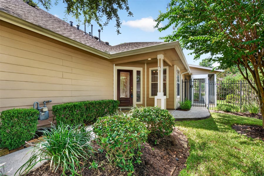 Property photo for 175 W Kentwick Place, Conroe, TX