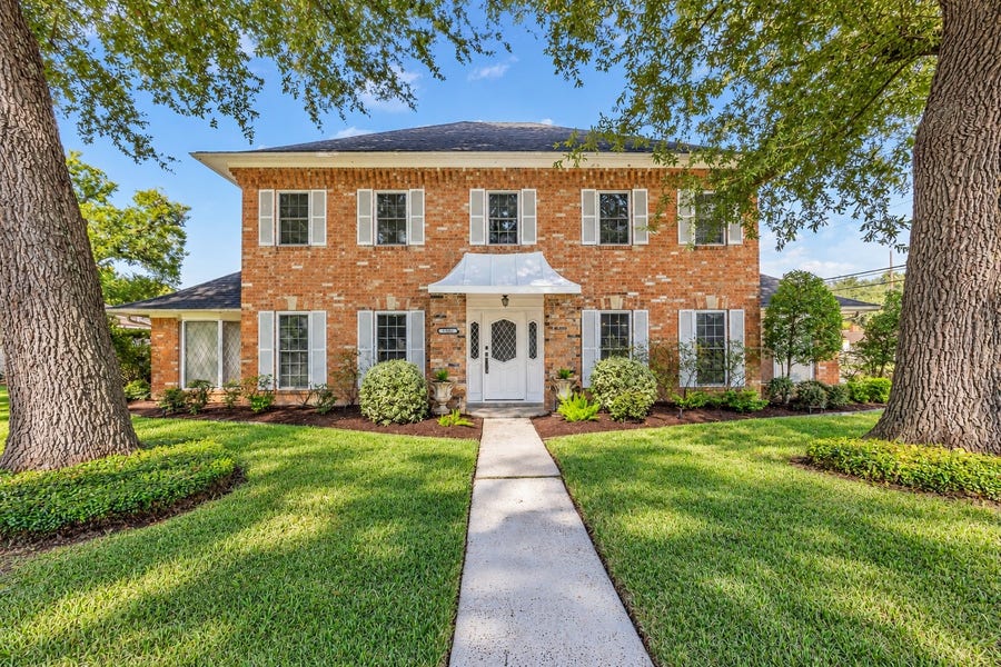 Property photo for 1302 Minchen Drive, Deer Park, TX