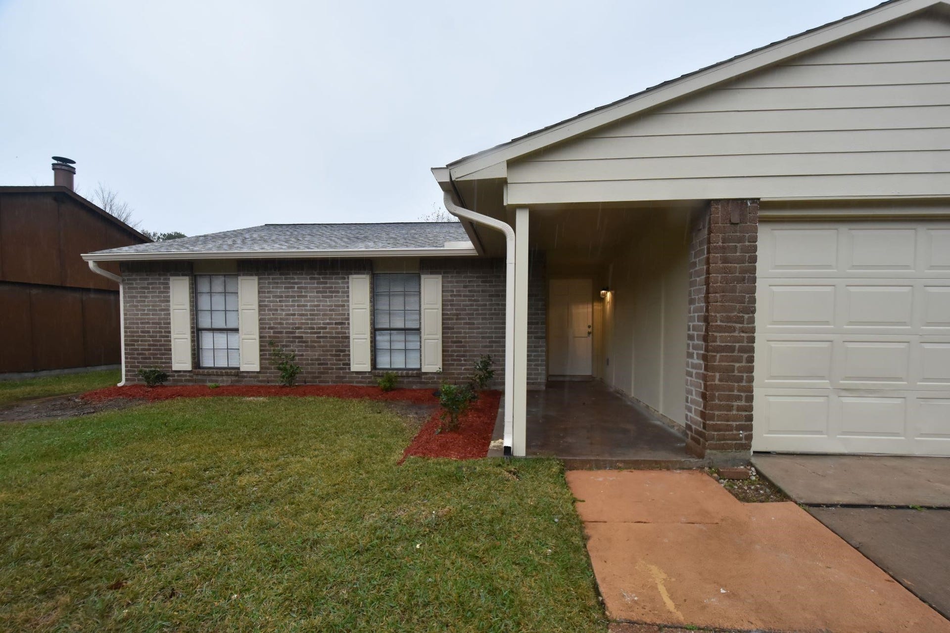 24215 Beef Canyon Drive, Hockley, TX 77447 Covered Entryway