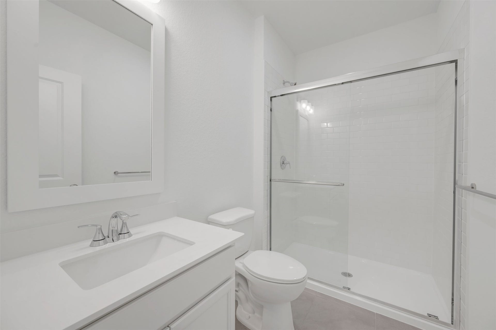 351 West Rose Marie Lane, Montgomery, TX 77356 Hall bath 2