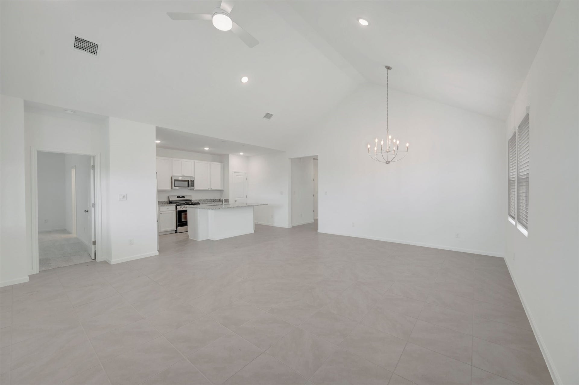 351 West Rose Marie Lane, Montgomery, TX 77356 Open living area