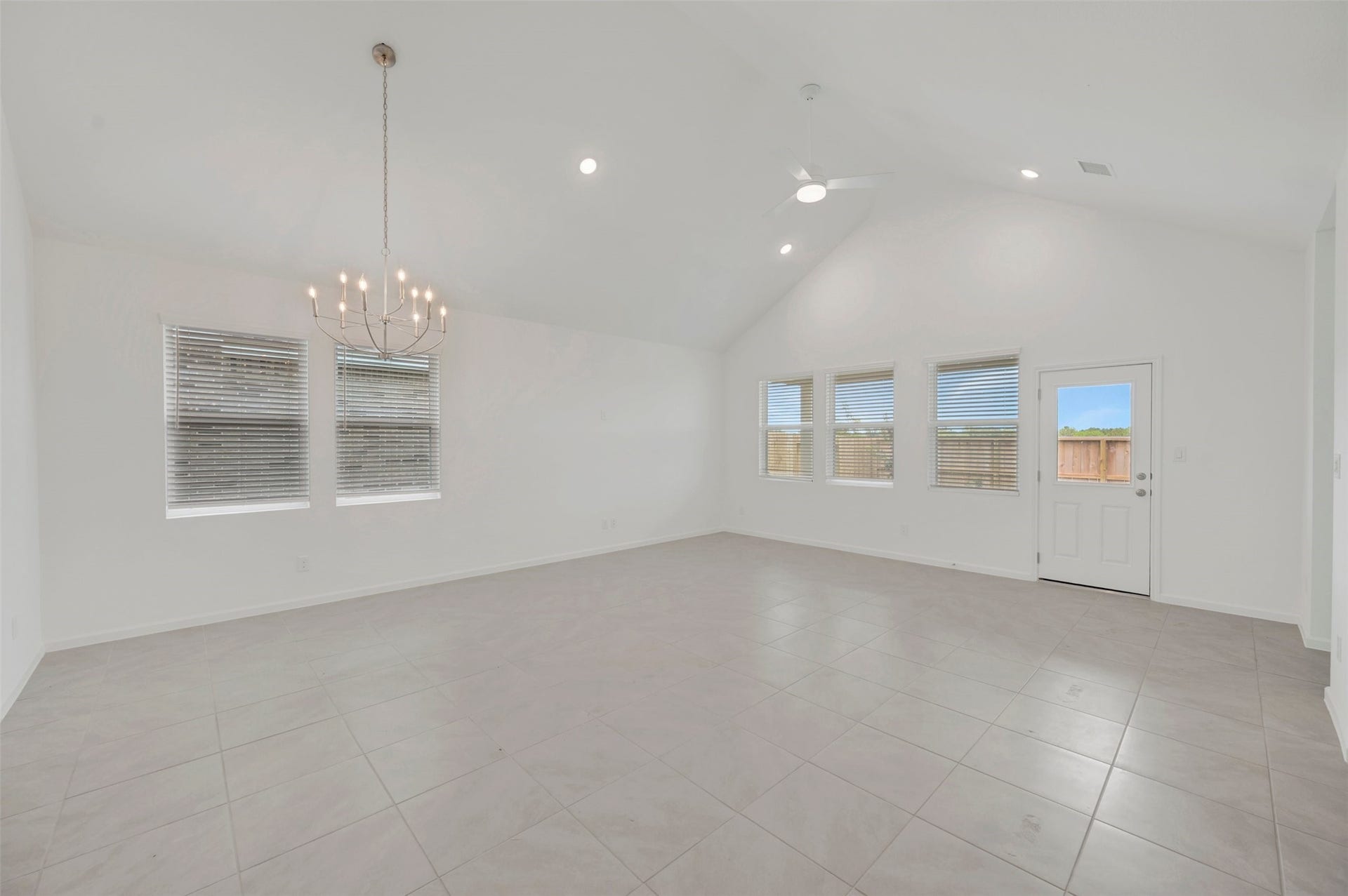 351 West Rose Marie Lane, Montgomery, TX 77356 Impressive great room and dining area
