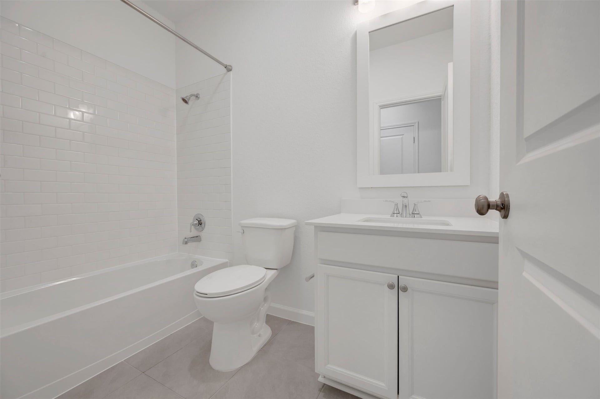 351 West Rose Marie Lane, Montgomery, TX 77356 Hall bath
