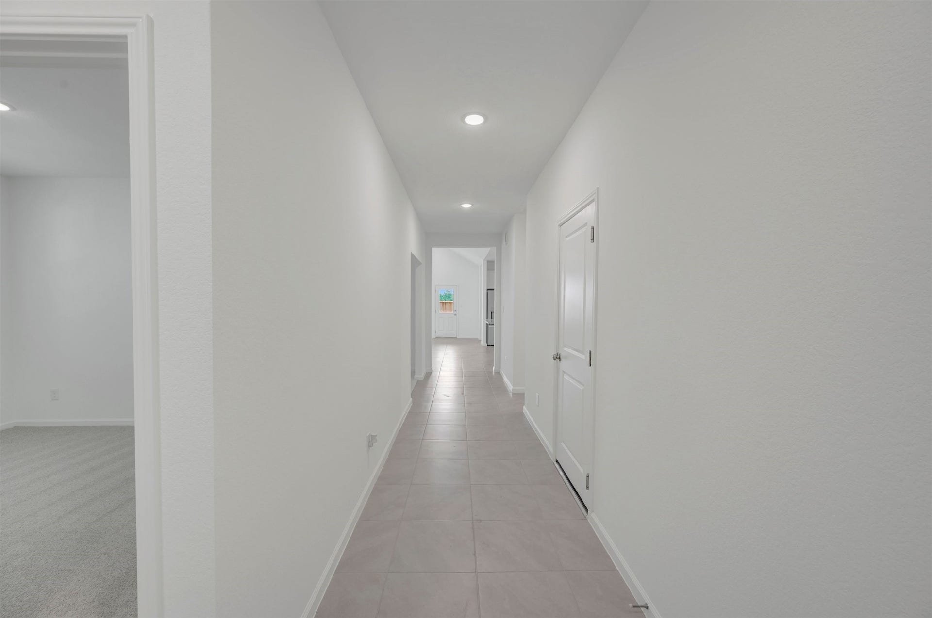 351 West Rose Marie Lane, Montgomery, TX 77356 Welcoming foyer