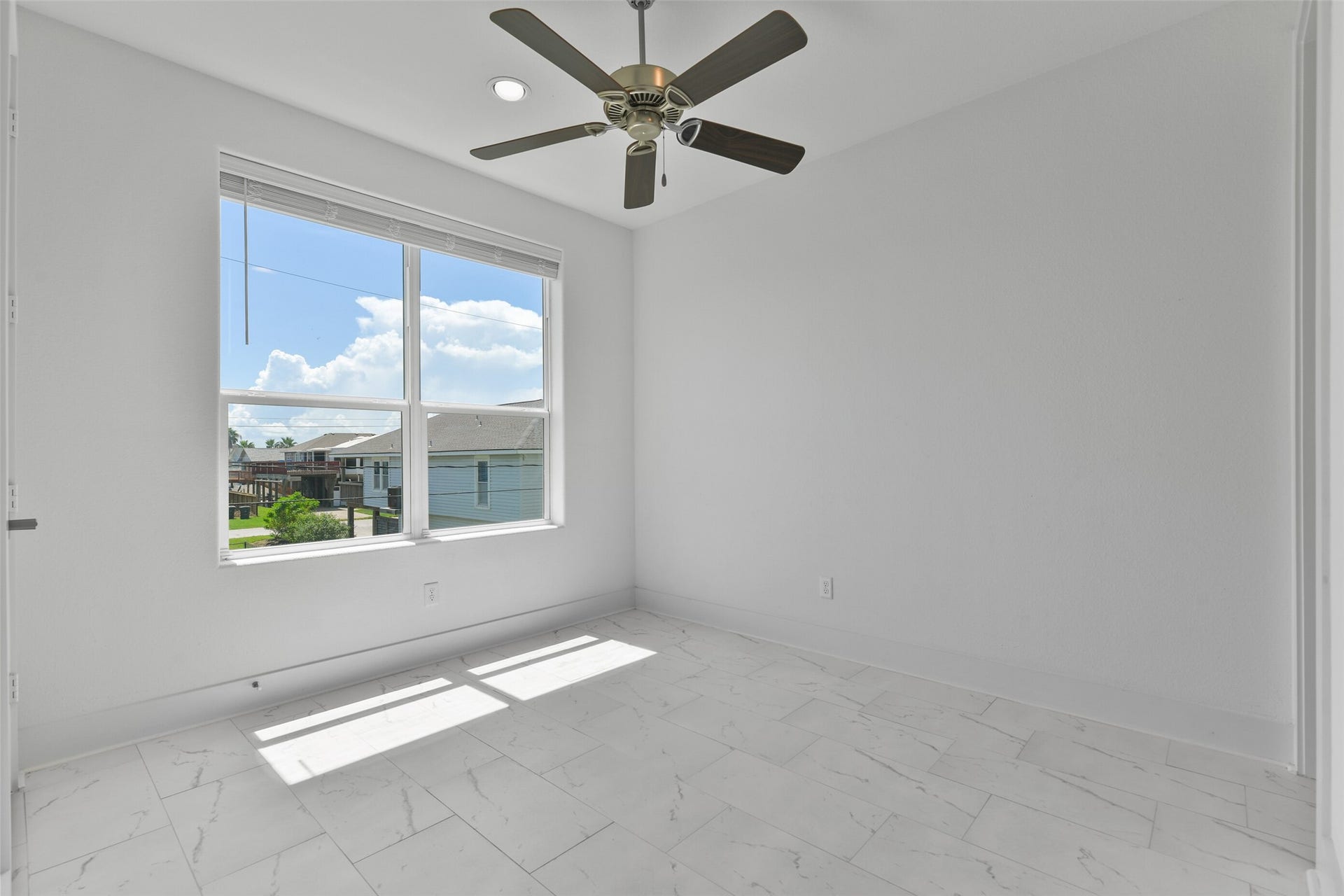 4006 Fort Bend Drive, Galveston, TX 77554 Bedroom number three