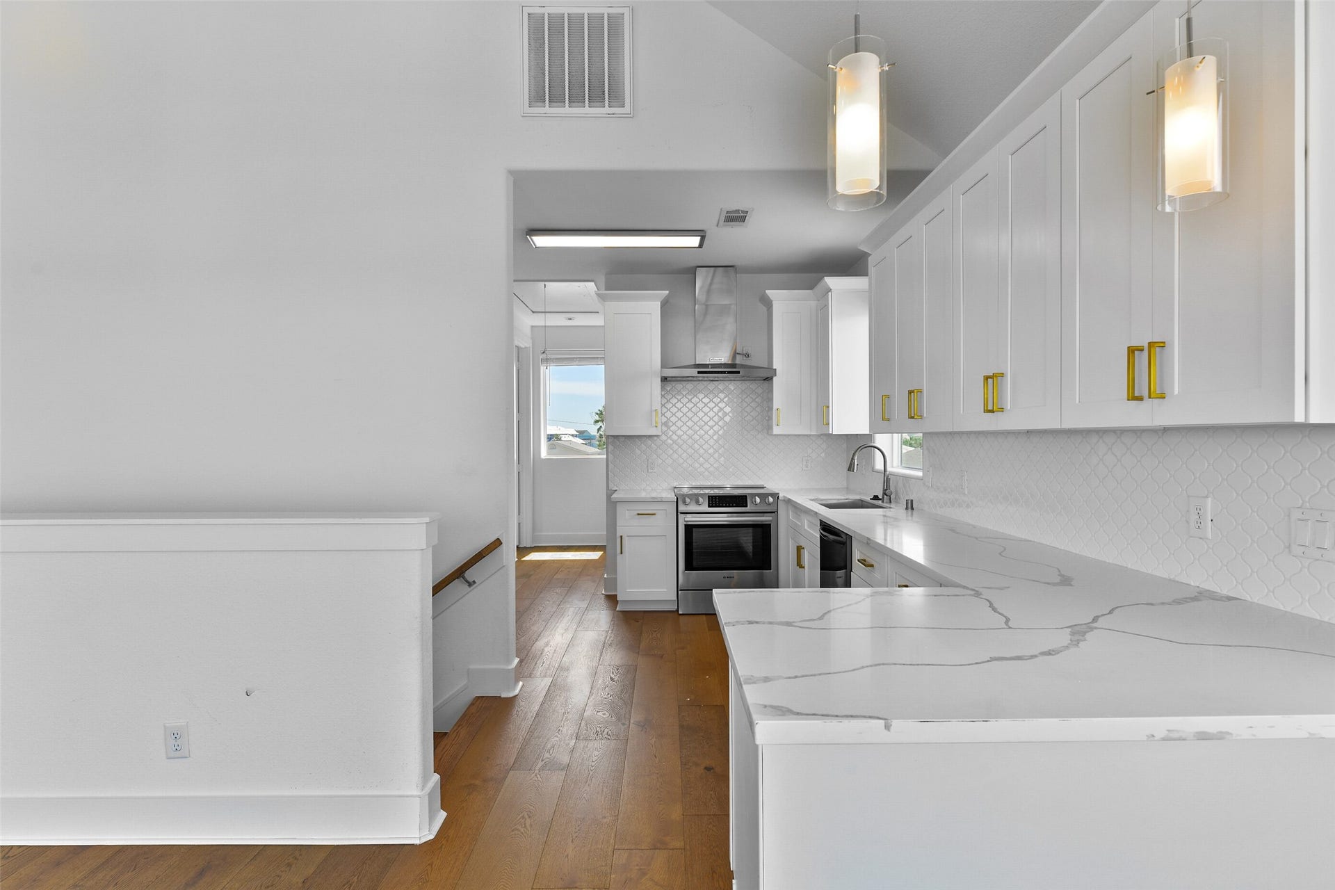 4006 Fort Bend Drive, Galveston, TX 77554 Looking towards the kitchen.
