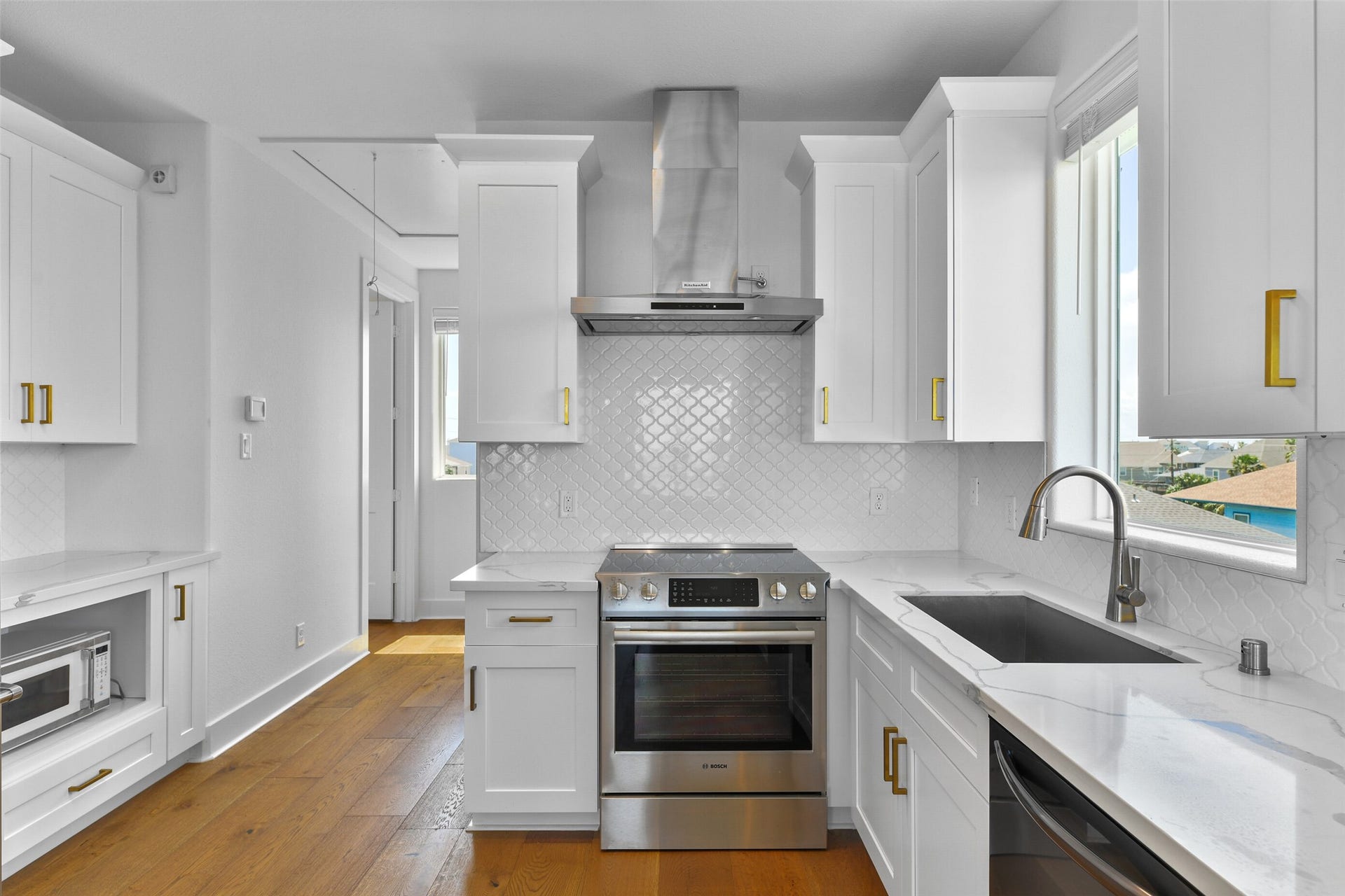 4006 Fort Bend Drive, Galveston, TX 77554 4006 Fort Bend Drive, Galveston, TX 77554