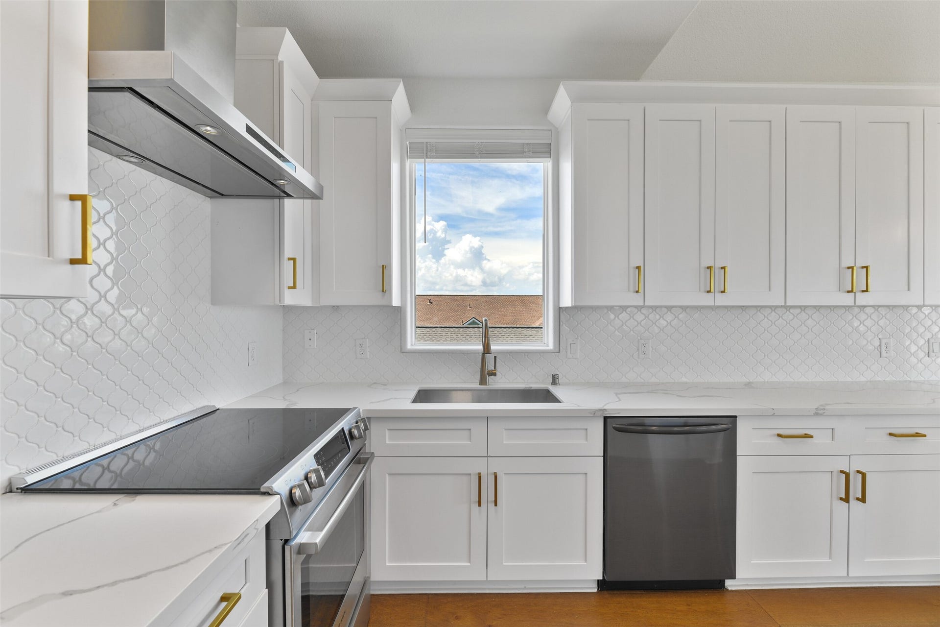 4006 Fort Bend Drive, Galveston, TX 77554 4006 Fort Bend Drive, Galveston, TX 77554