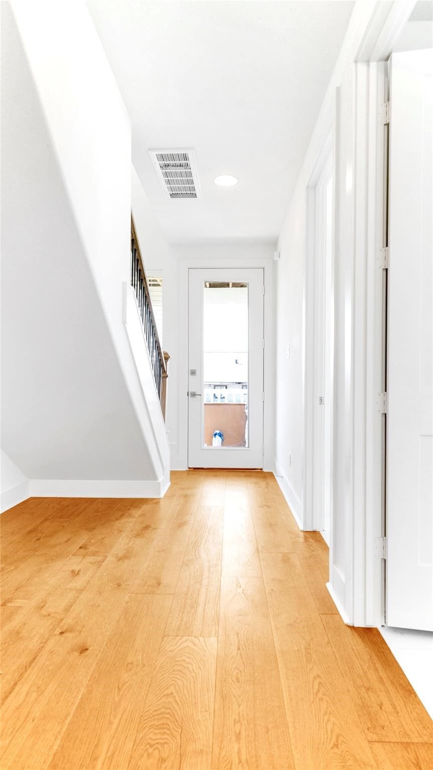 4006 Fort Bend Drive, Galveston, TX 77554 Looking towards the front door.