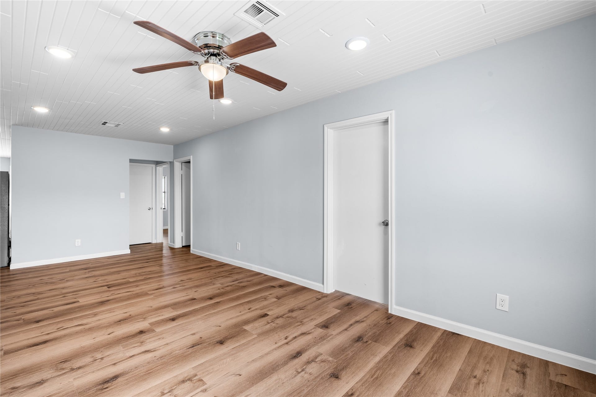 645 3rd Street, San Leon, TX 77539 645 3rd Street, San Leon, TX 77539