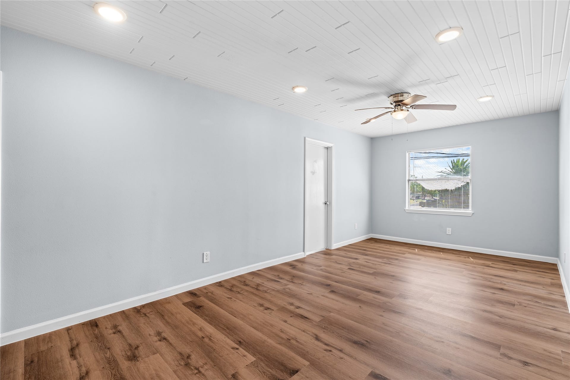 645 3rd Street, San Leon, TX 77539 A bright, expansive layout provides the flexibility to create a living space tailored to your lifestyle.
