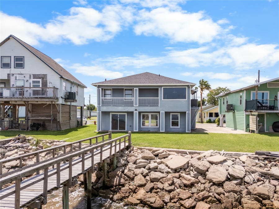 Property photo for 645 3rd Street, San Leon, TX