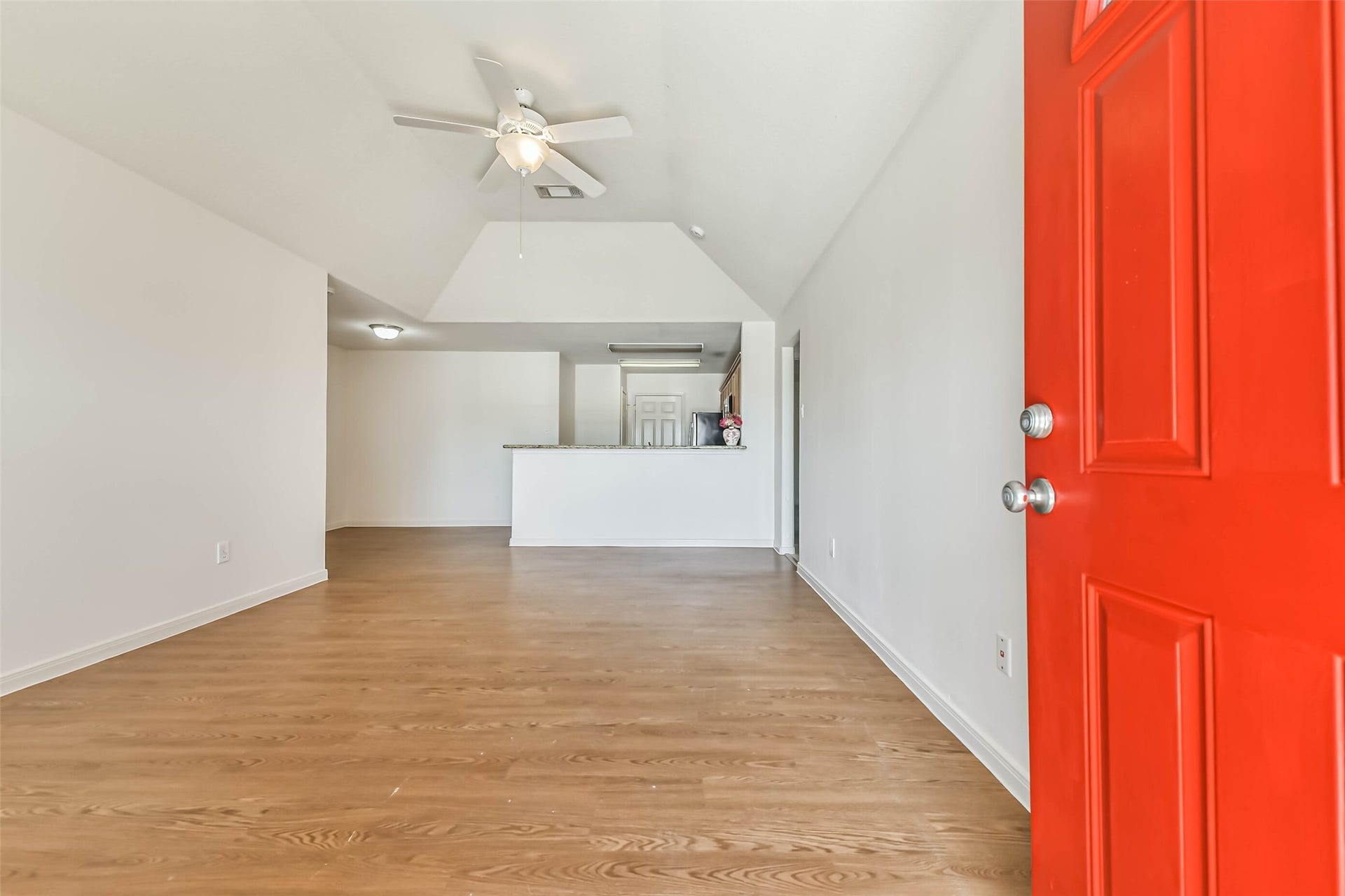 1320 W Dumble Street, Alvin, TX 77511