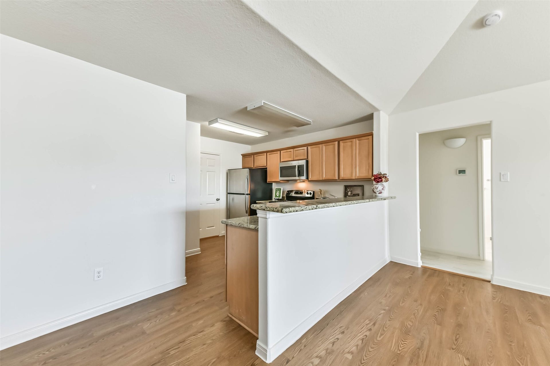 1320 W Dumble Street, Alvin, TX 77511