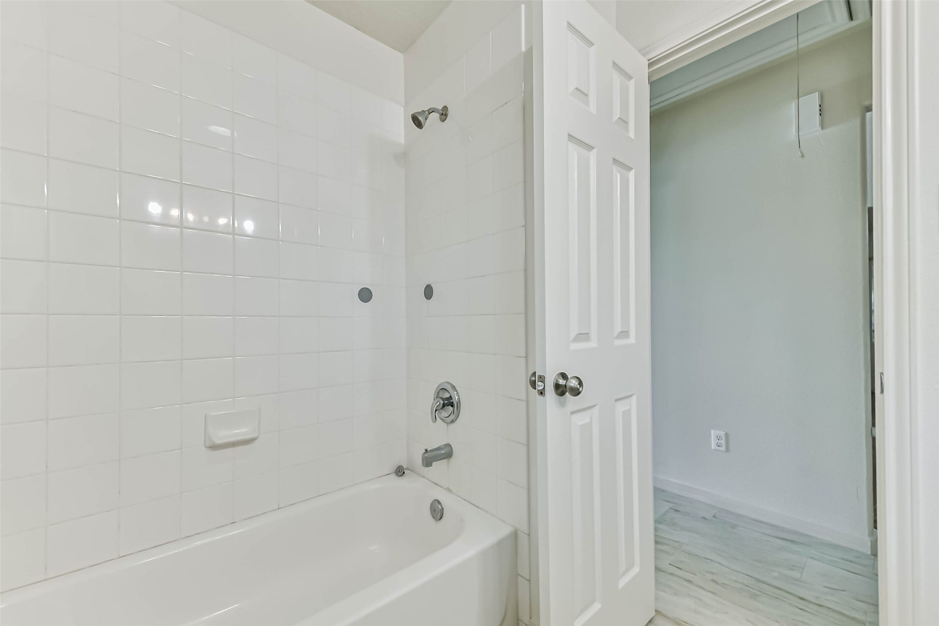 1320 W Dumble Street, Alvin, TX 77511