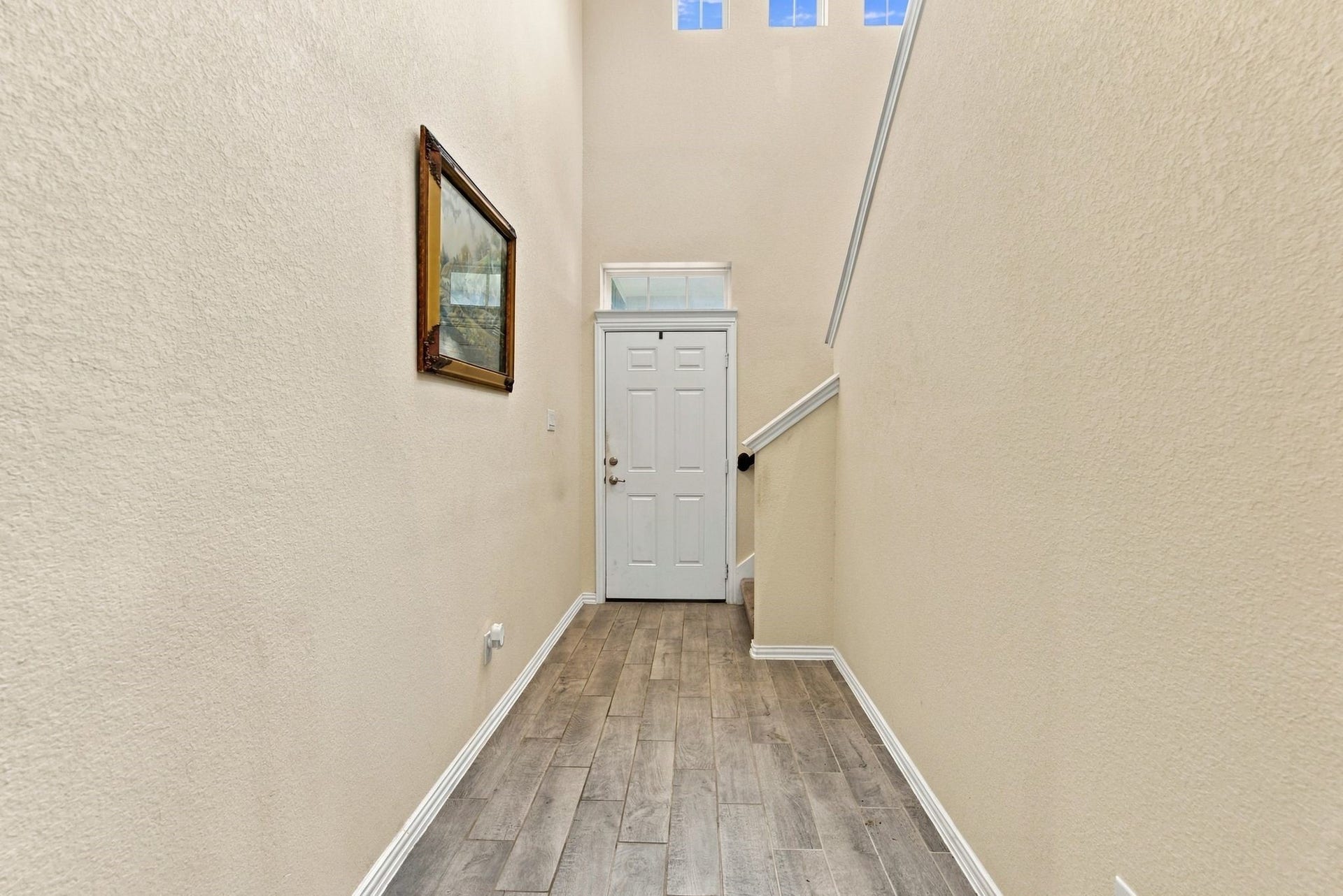 13202 Dancing Reed Drive, Texas City, TX 77568 Extended entryway