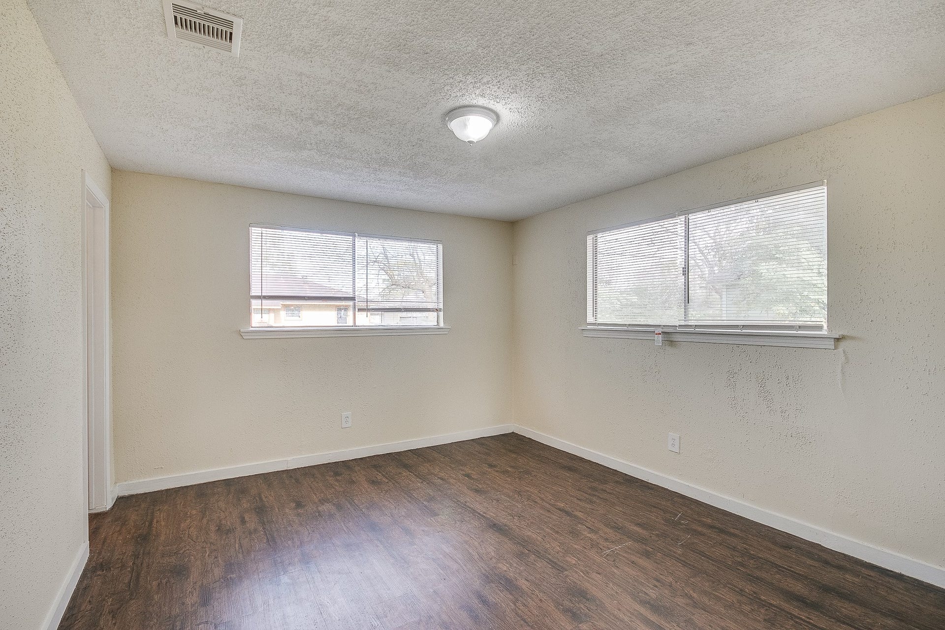 6511 Flamingo Drive, Houston, TX 77087