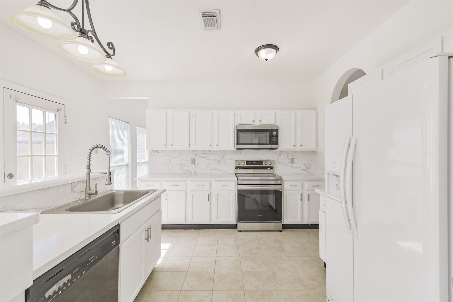17527 Glenwolf Drive, Houston, TX 77084 Newly Remodeled Kitchen