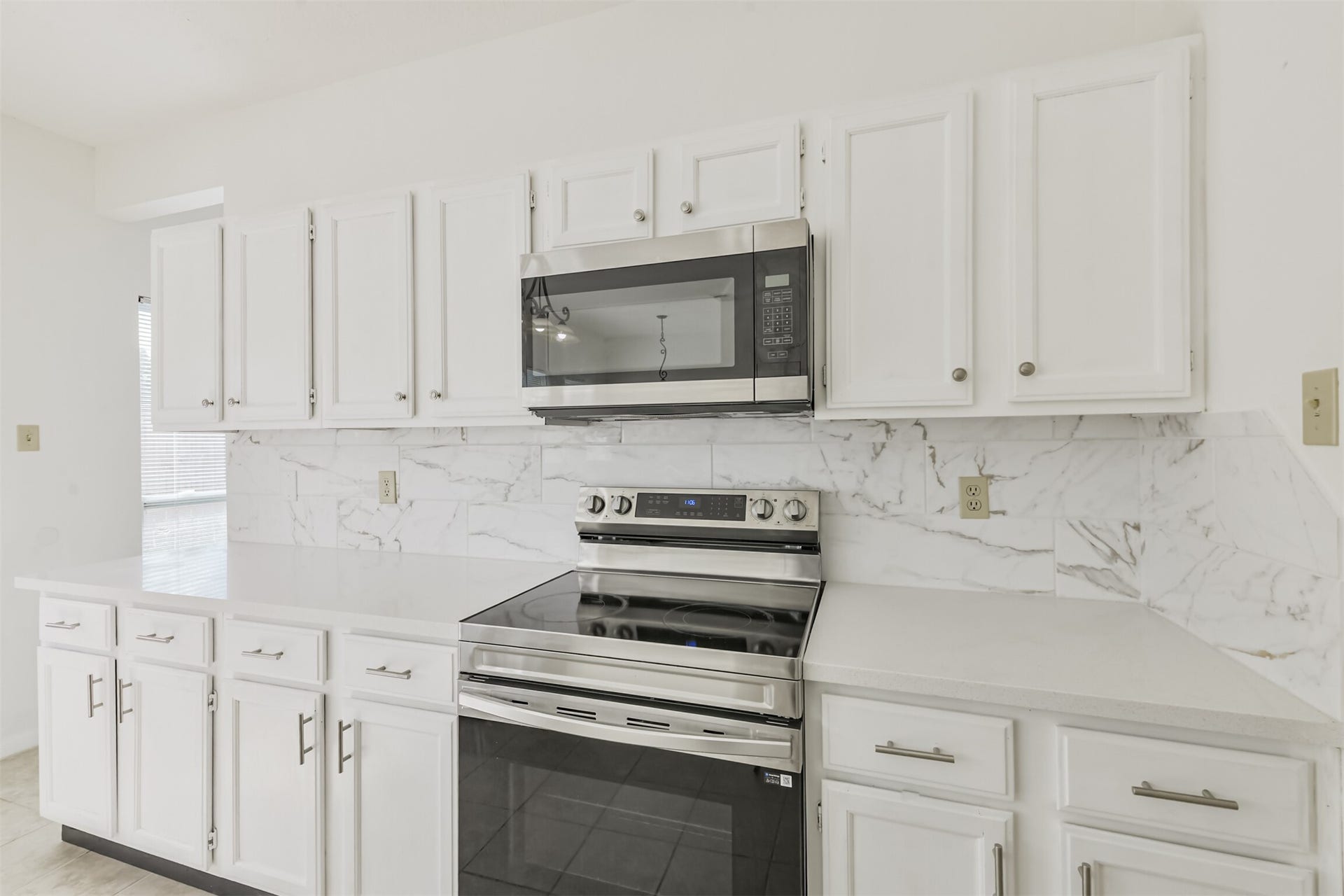 17527 Glenwolf Drive, Houston, TX 77084 New Stainless Steel Microwave/Stove