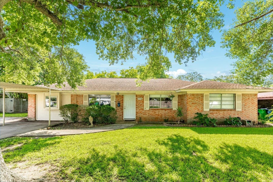 Property photo for 708 Western Avenue, Angleton, TX