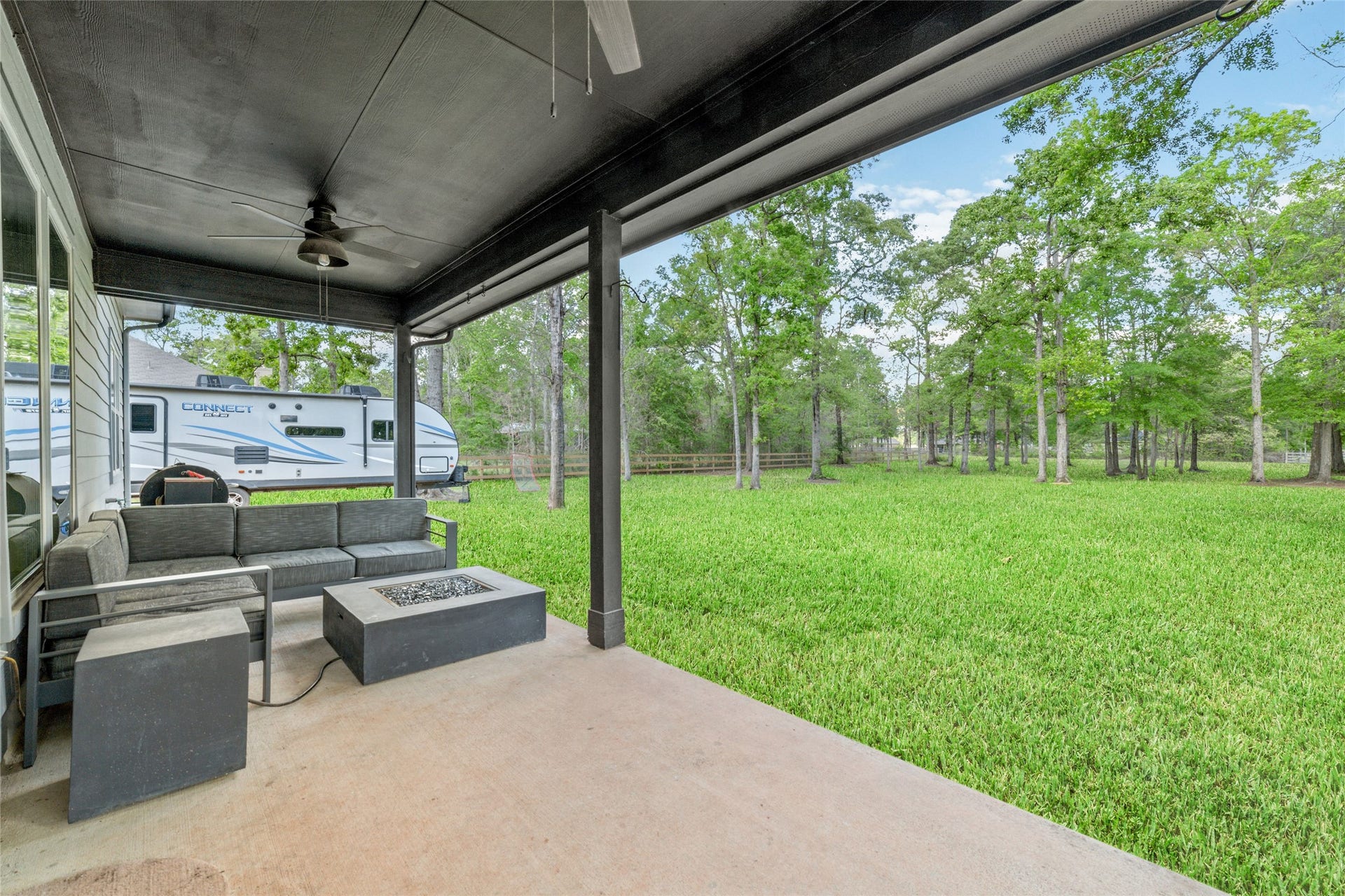 9239 Silver Back Trail, Conroe, TX 77303 9239 Silver Back Trail, Conroe, TX 77303