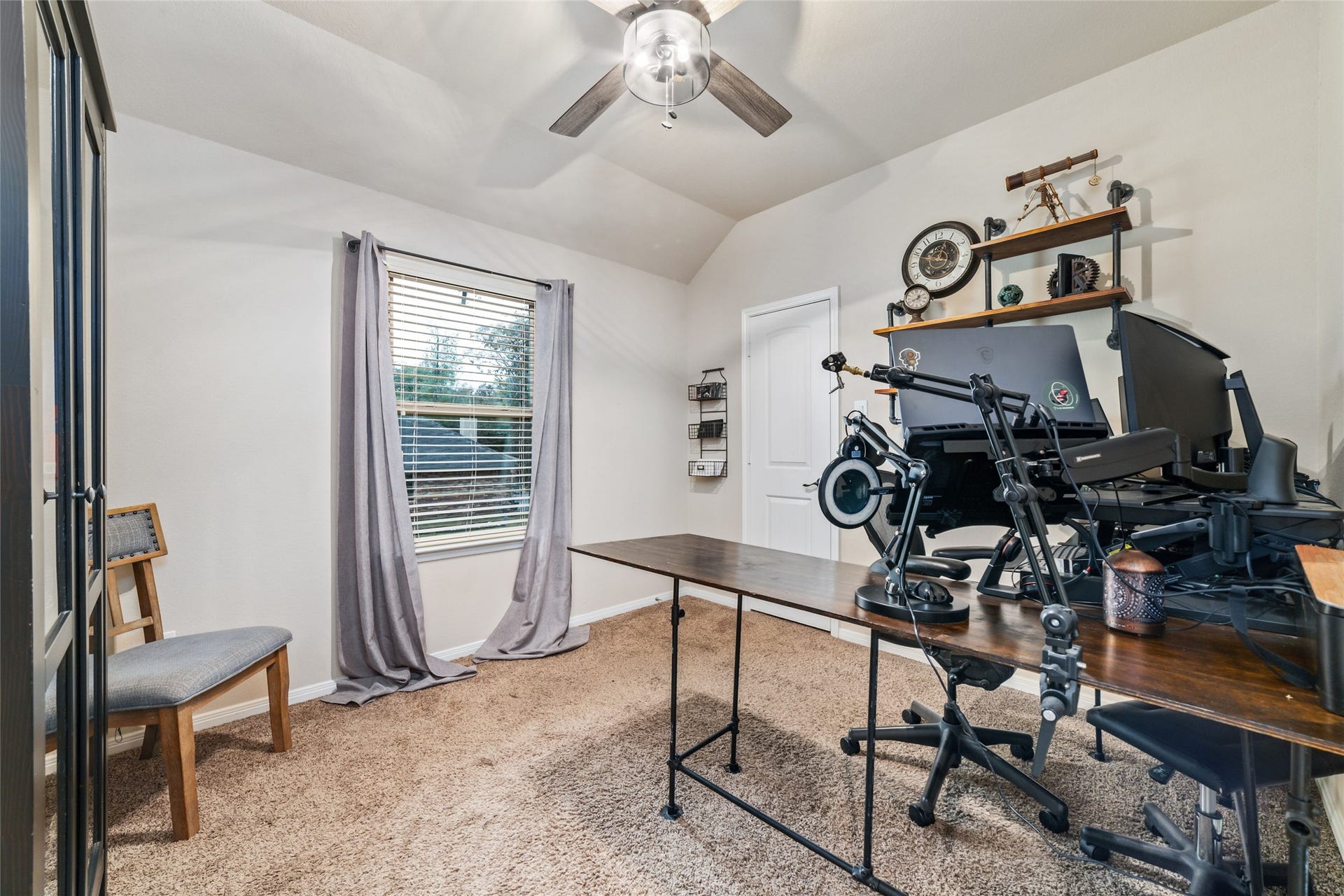 9239 Silver Back Trail, Conroe, TX 77303 9239 Silver Back Trail, Conroe, TX 77303