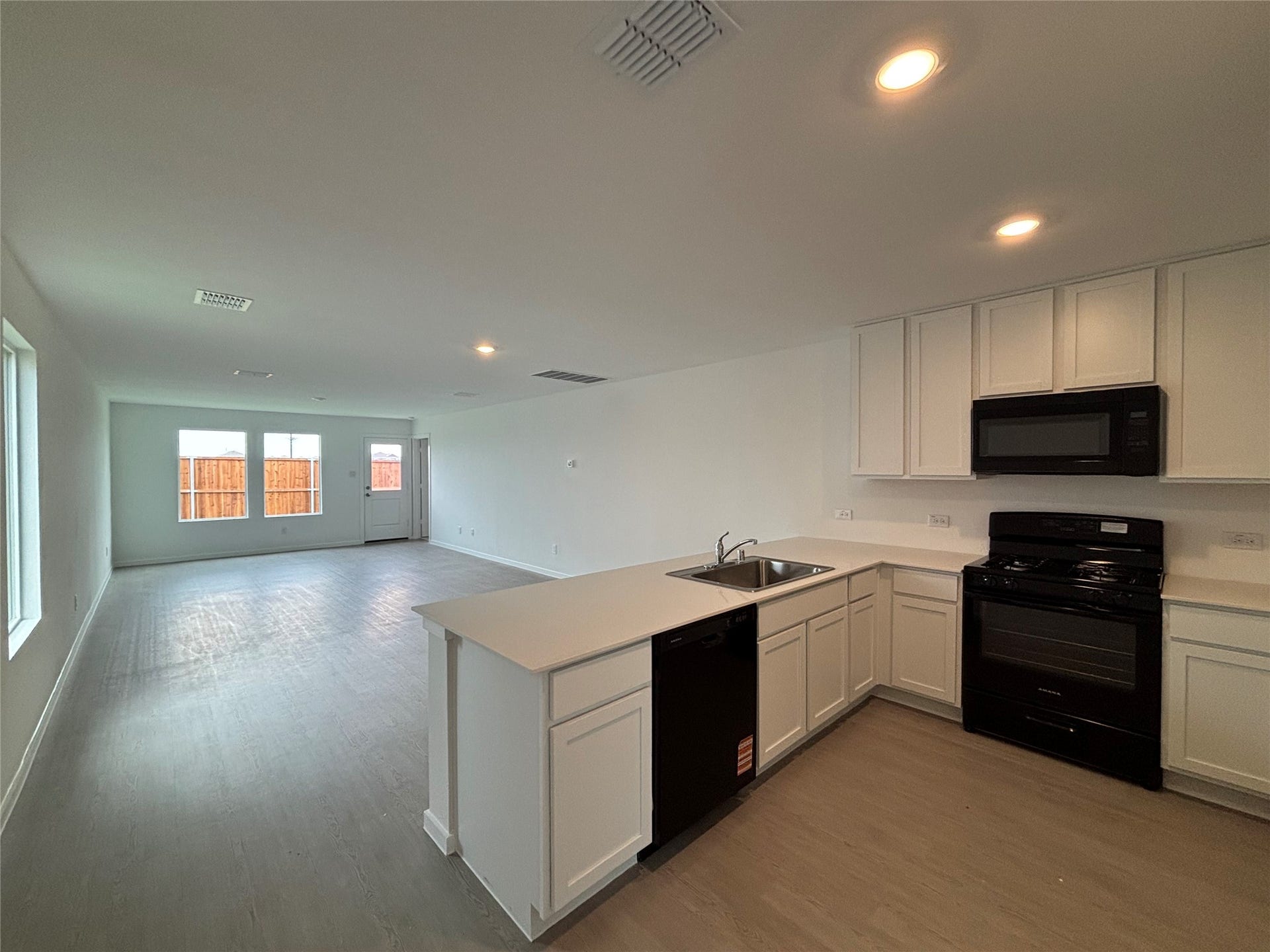 6211 Pelly Place, Baytown, TX 77521