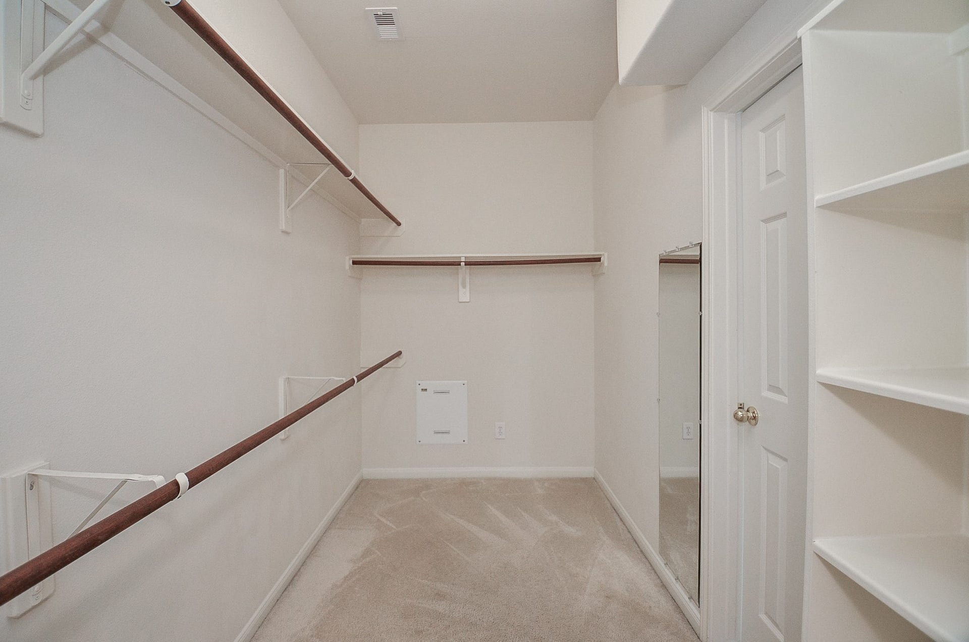 4746 Autumn Orchard Lane, Katy, TX 77494 Discover the ultimate in organization with this spacious walk-in closet, featuring ample shelving and hanging space to effortlessly accommodate your wardrobe.