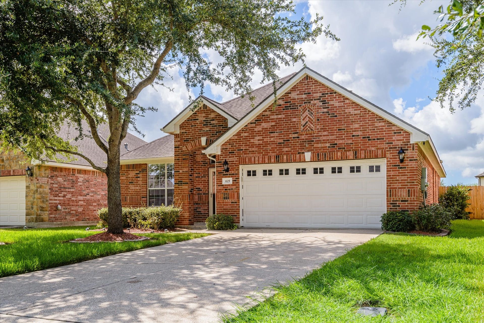 625 Laurelmist Lane, La Marque, TX 77568 Full front