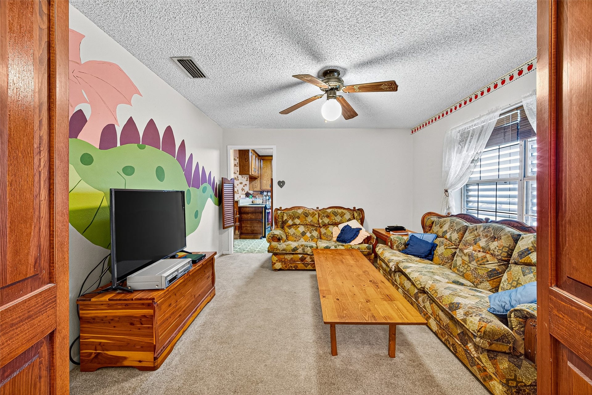 12021 7th 1/2 Street, Santa Fe, TX 77510 Pete's Dragon Room