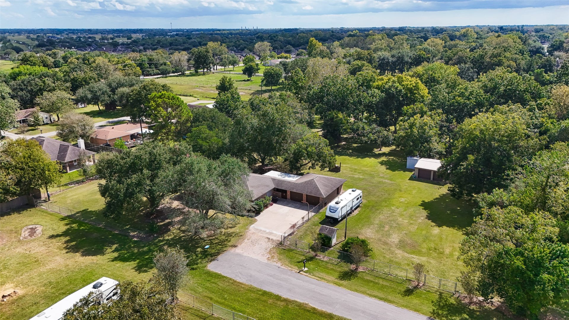 12021 7th 1/2 Street, Santa Fe, TX 77510 Ariel view of dead-end road