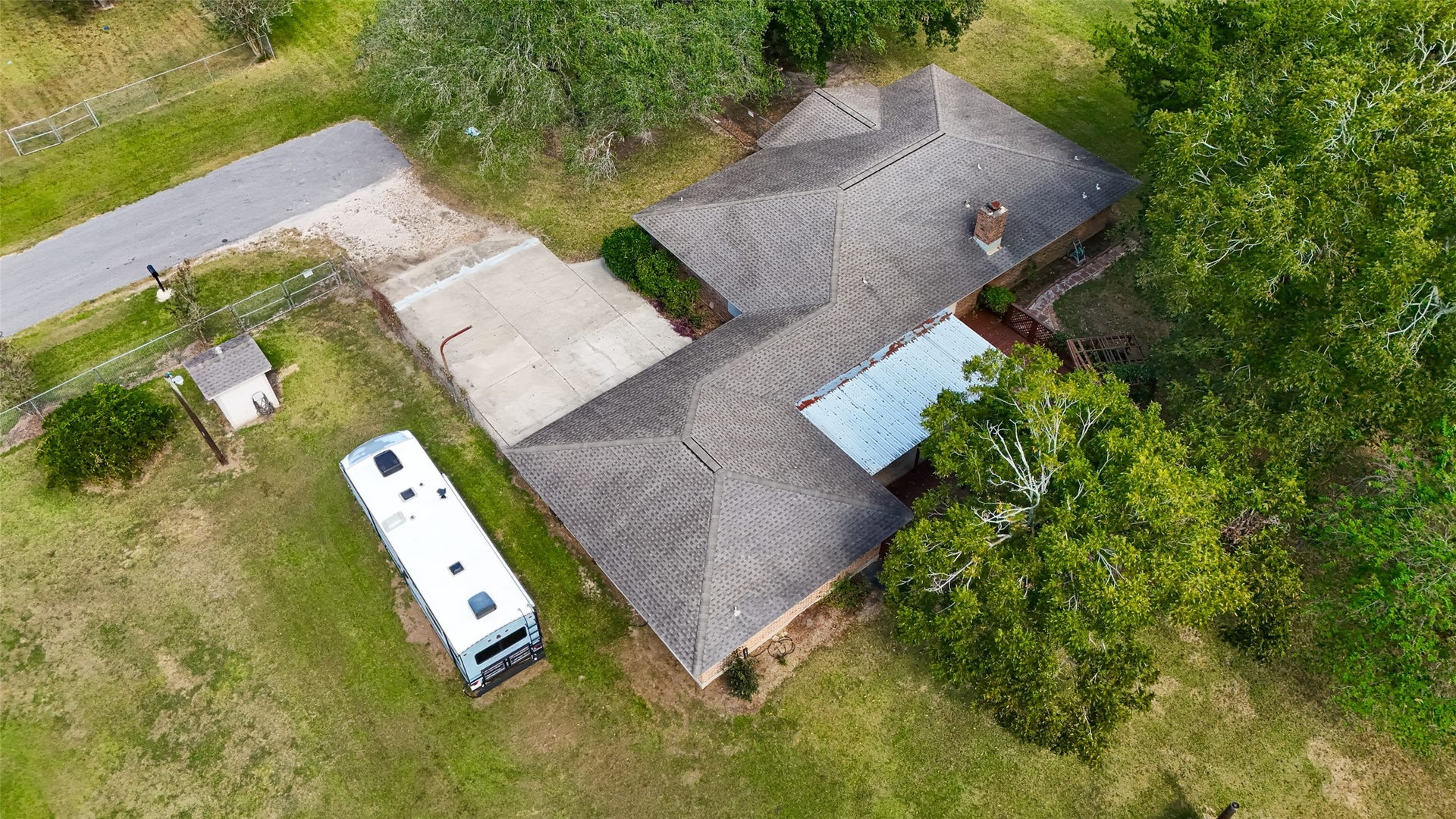 12021 7th 1/2 Street, Santa Fe, TX 77510 Close ariel View of top of property
